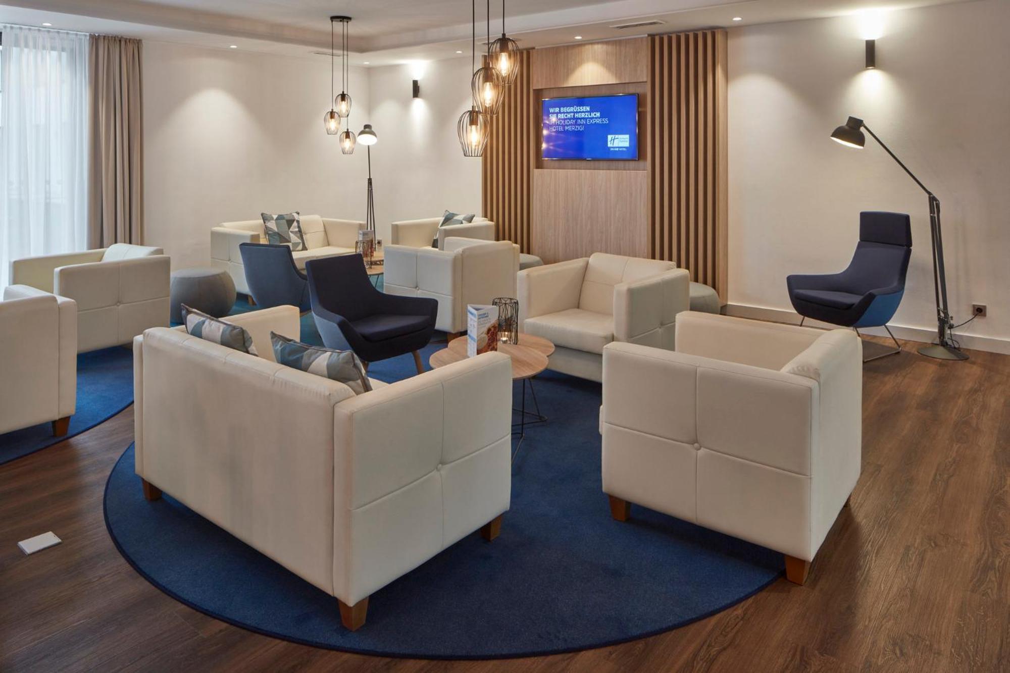 Holiday Inn Express - Merzig By Ihg Esterno foto